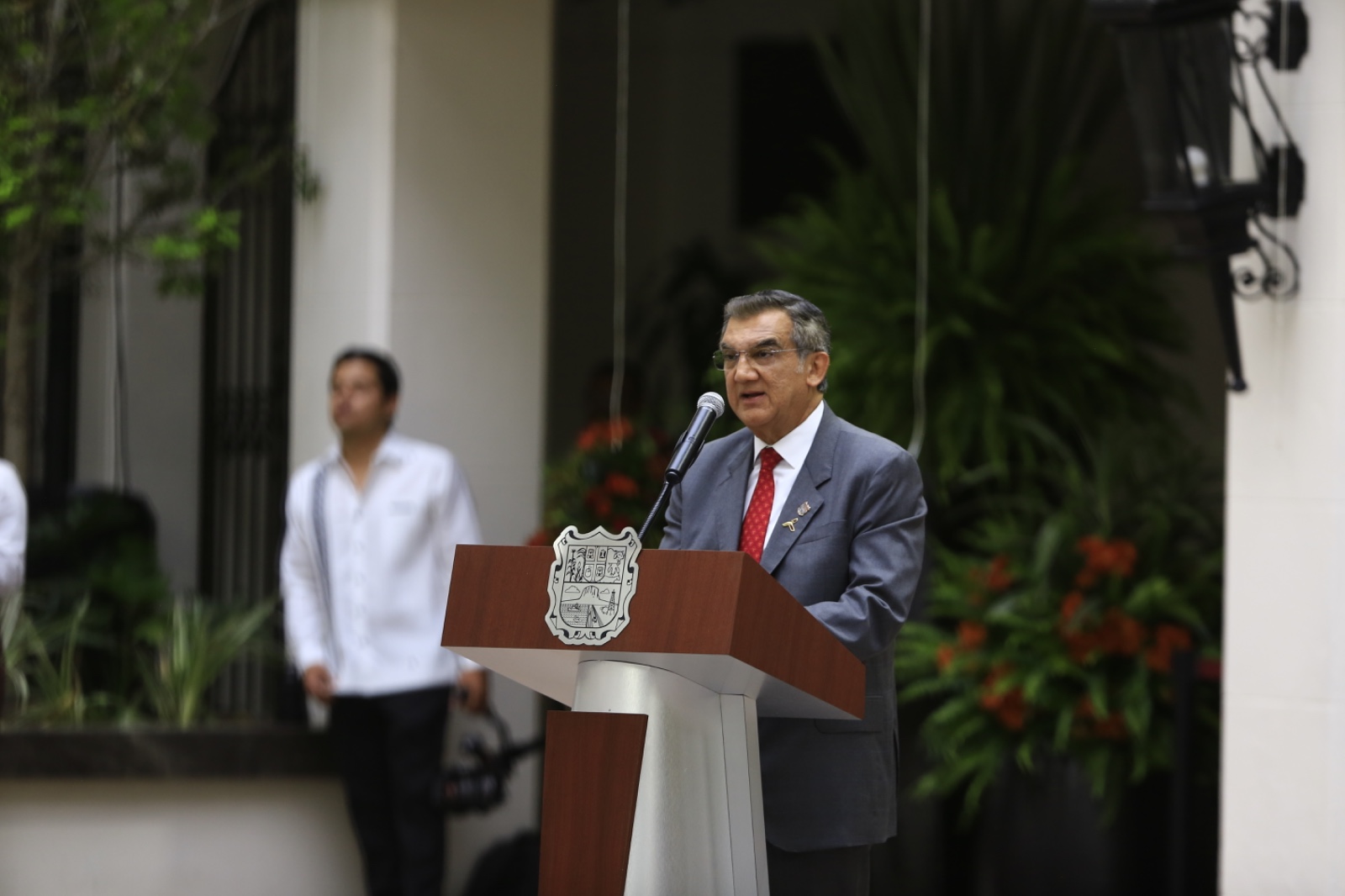 Inaugura Américo rehabilitación de Palacio de Gobierno de Tamaulipas y devela escudos de los 43 municipios