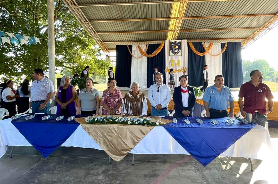 PRESIDE EL ALCALDE FRANK DE LEON AVILA LOS FESTEJOS DEL 74 ANIVERSARIO DE LA ESC. PRIMARIA NORBERTO URIEGAS.
