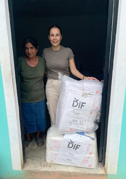 INTENSA ACTIVIDAD EMPRENDE LA LIC. ALEJANDRA 
GARZA PACHECO EN EL DIF DE GOMEZ FARIAS.