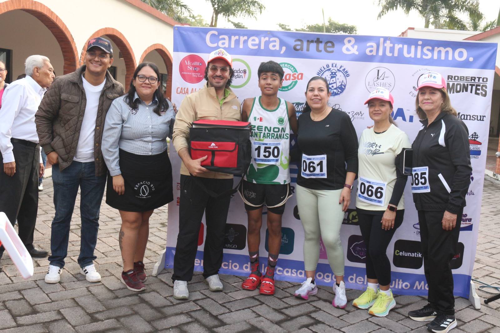 Agradece Patty Chío a voluntarios por unirse para transformar a El Mante